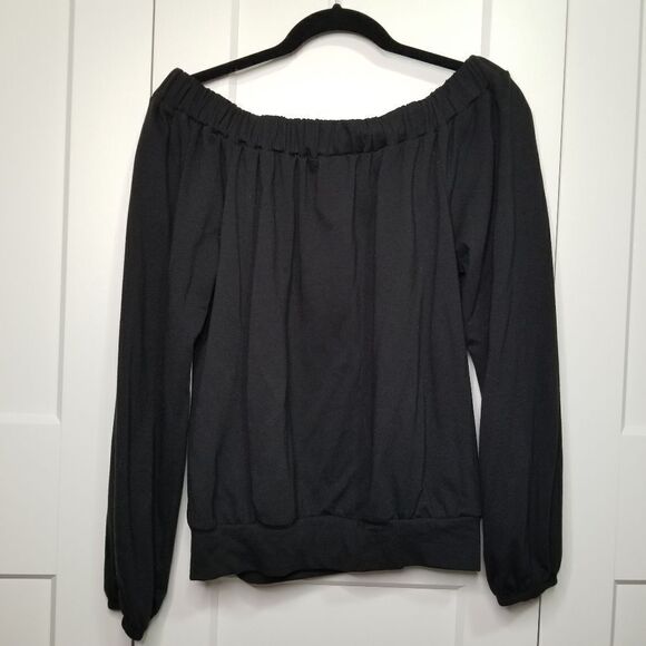 NEW!! Off the shoulder sweater top with cutouts - Picture 4 of 5